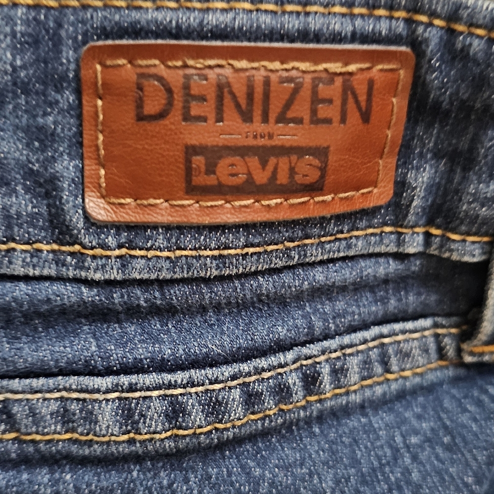 Levi's - Picture 5 of 5